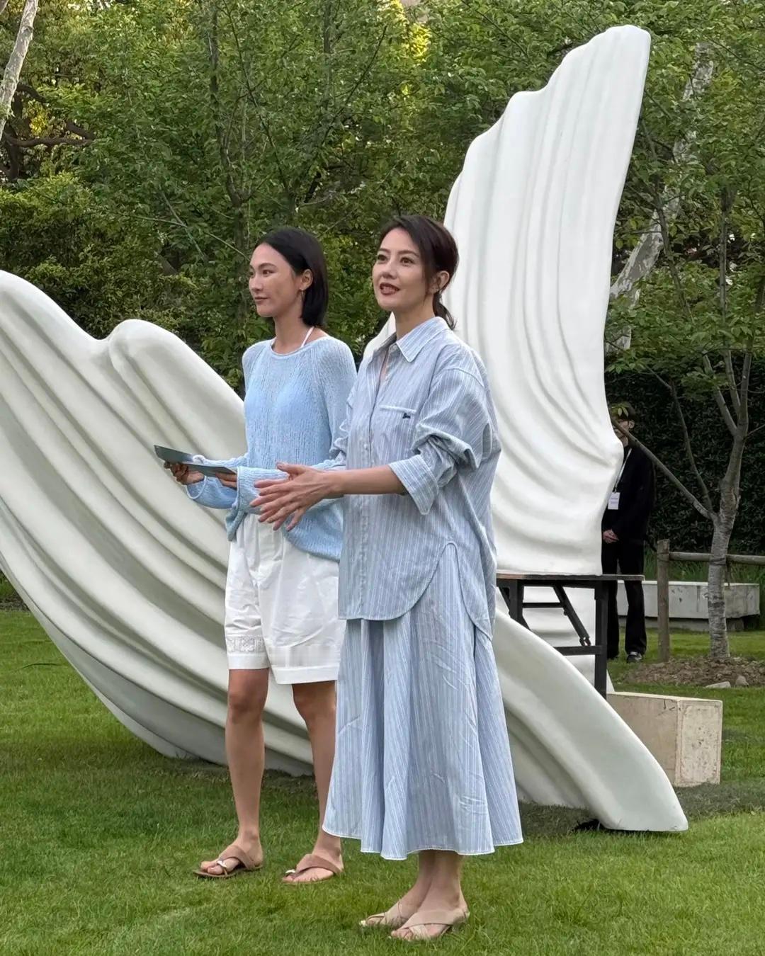 鲁迅公园偶遇高圆圆，她眉目舒展大方温柔虽然不年轻但很美很耐看！