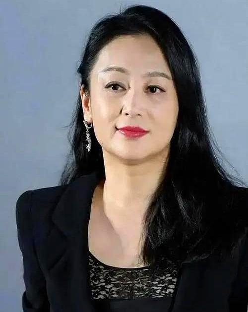 陈红正接受鲁豫采访时，突然眼里流出血来。当时陈红正和鲁豫说话，毫无征兆眼睛突然
