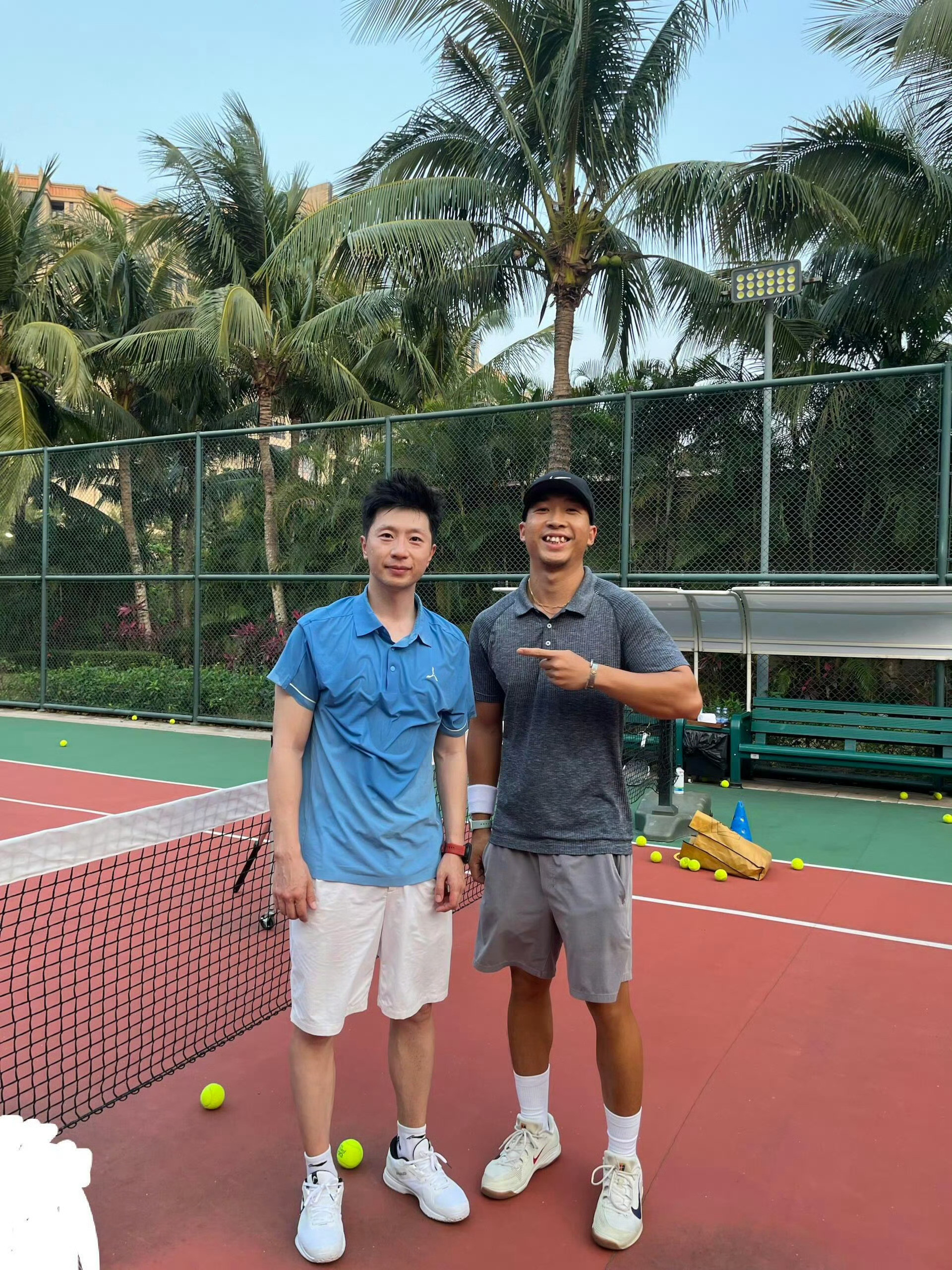这饼我真诚心边祝边接两天都有发🎾的还有一个现场邀的，怎么能忍不住不接呢