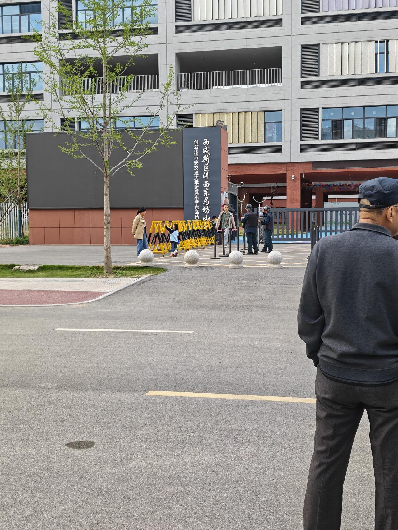 今天放学儿子说很喜欢上数学，我以为是老师教的好，但是问了好多家长，孩子们的回答是