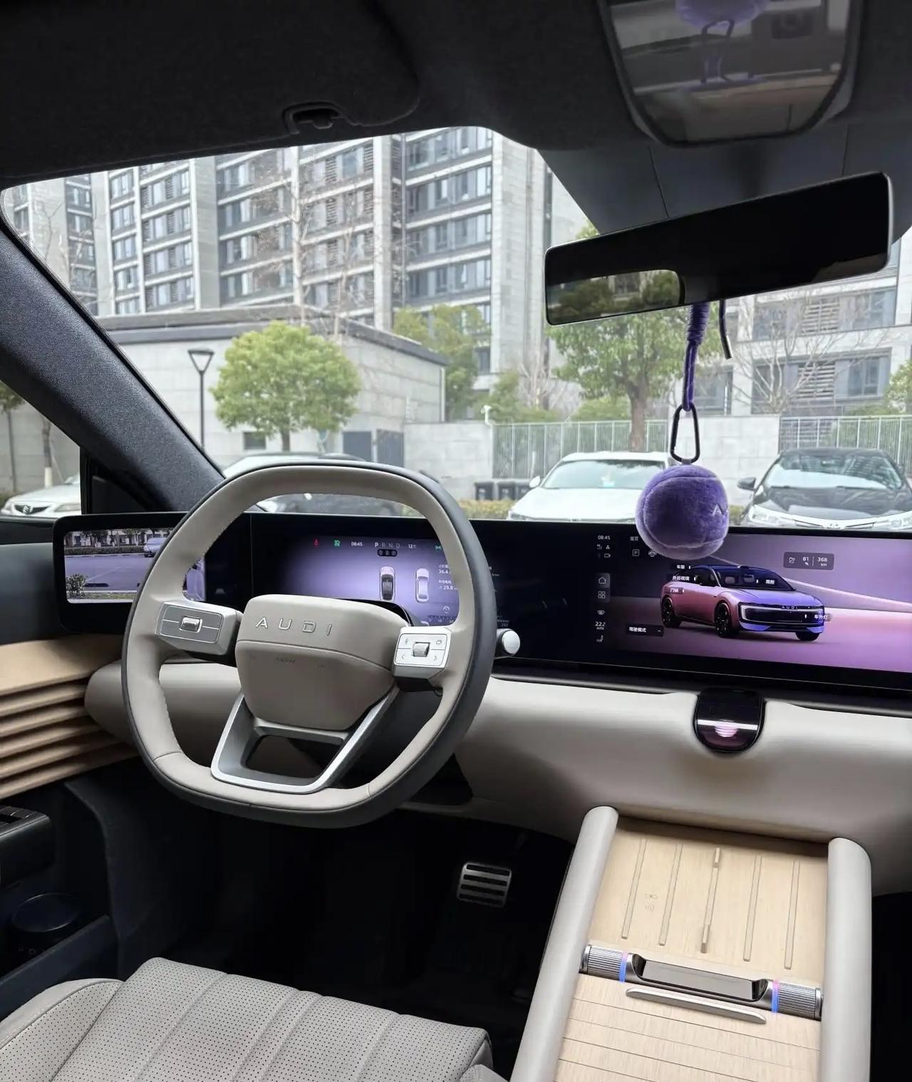 大家觉得AUDIE5这款车的内饰能给几分？满分10分的话，我给6分，因为有种智