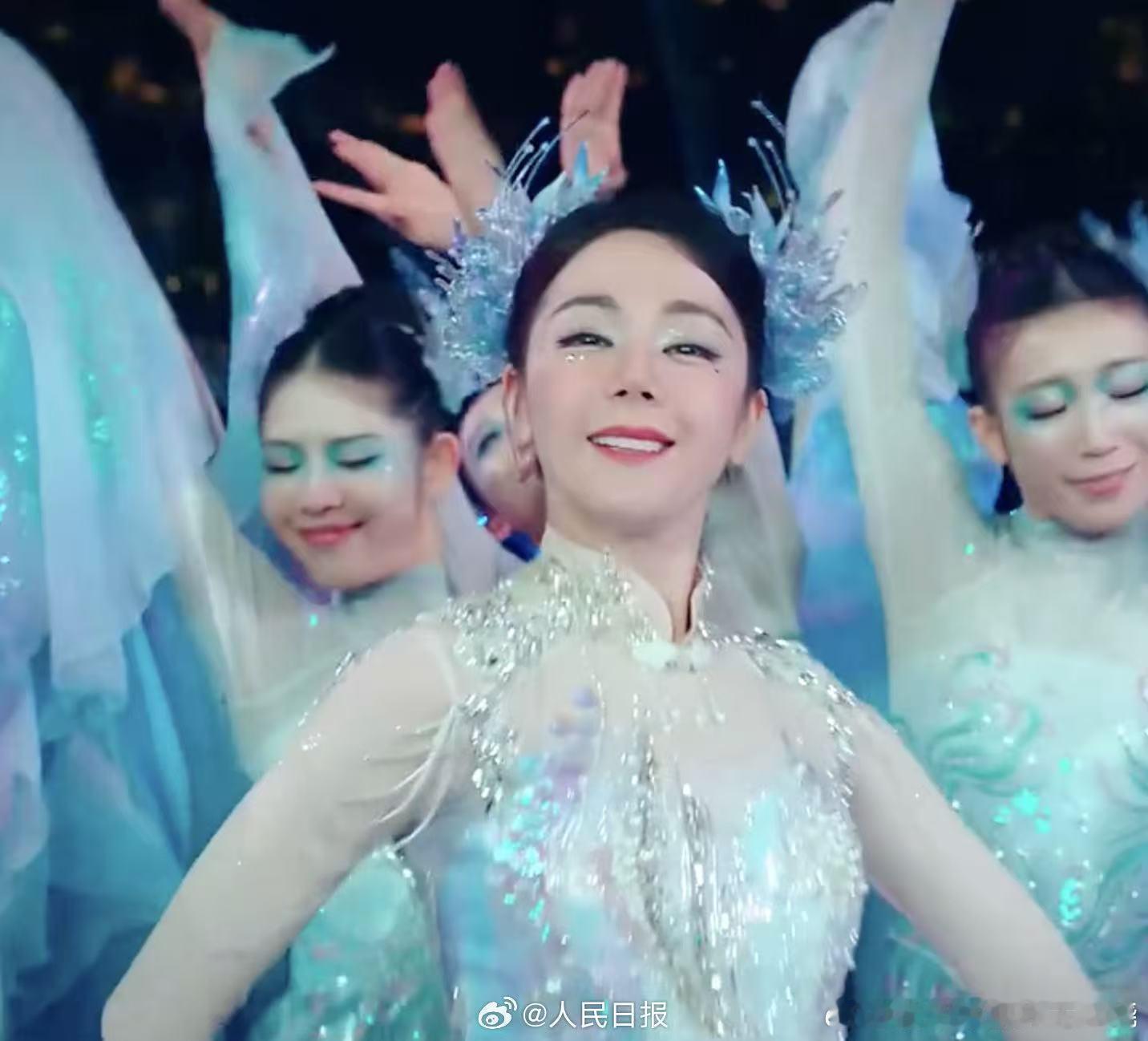 ？？热巴造型师是谁？？你看看这做的造型好看吗？拉低颜值了