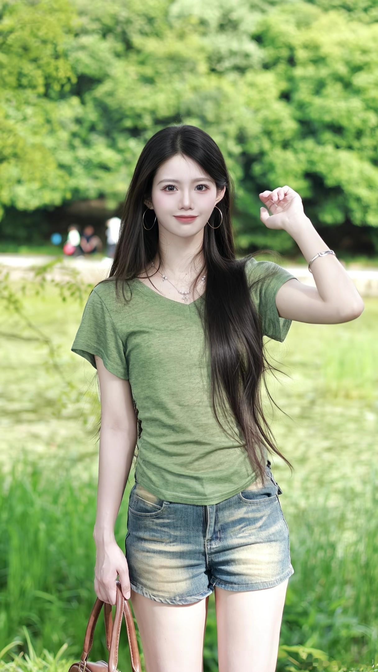 小姐姐清纯甜美气质穿搭你会喜欢主动的女生吗