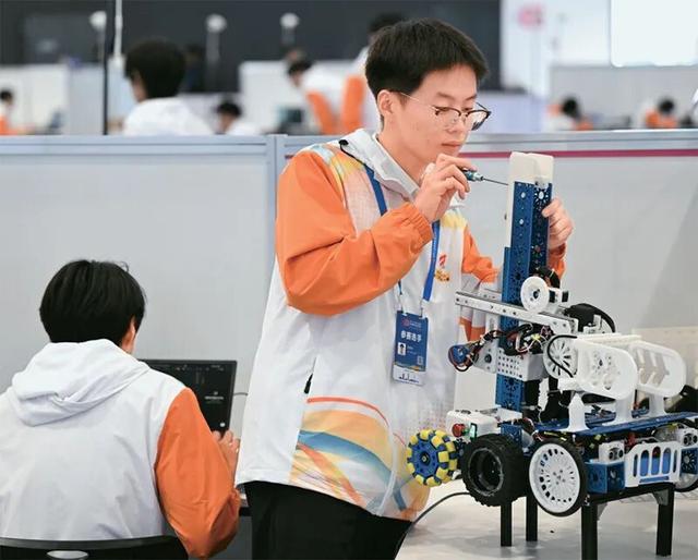 求是专访: 为什么提出“投资于人”