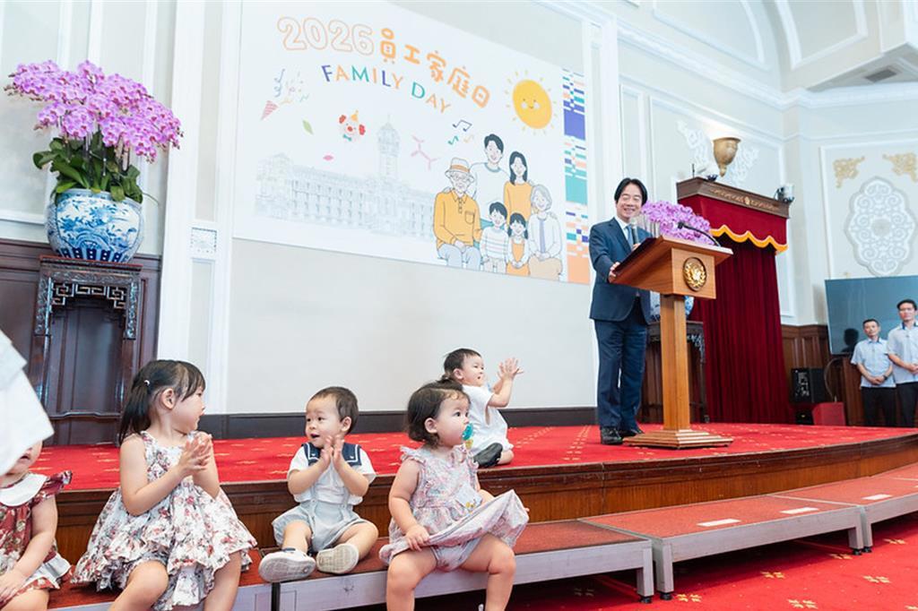 就在刚刚，“台独”分子赖清德发表声明，8月7日，岛内父亲节前夕，赖清德出