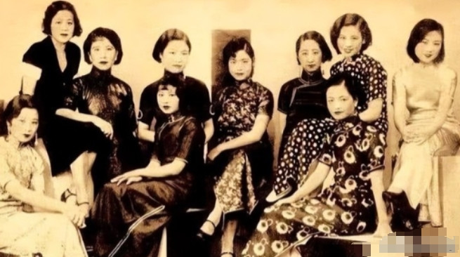 1921年北洋军阀张宗昌，和小姨子偷情被发现。妻子为了气他，也找个了瘸子。张宗昌