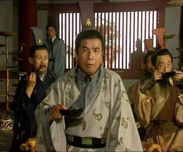 《三国演义》中的这位江东谋士怎么看着那么眼熟，似乎与一句名言有关。