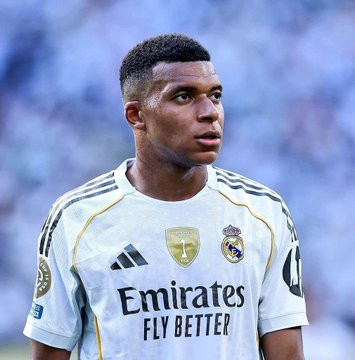 基利安·姆巴佩：“克里斯蒂亚诺开始赢得金球奖，主要是在他27岁之后。这给了我一些