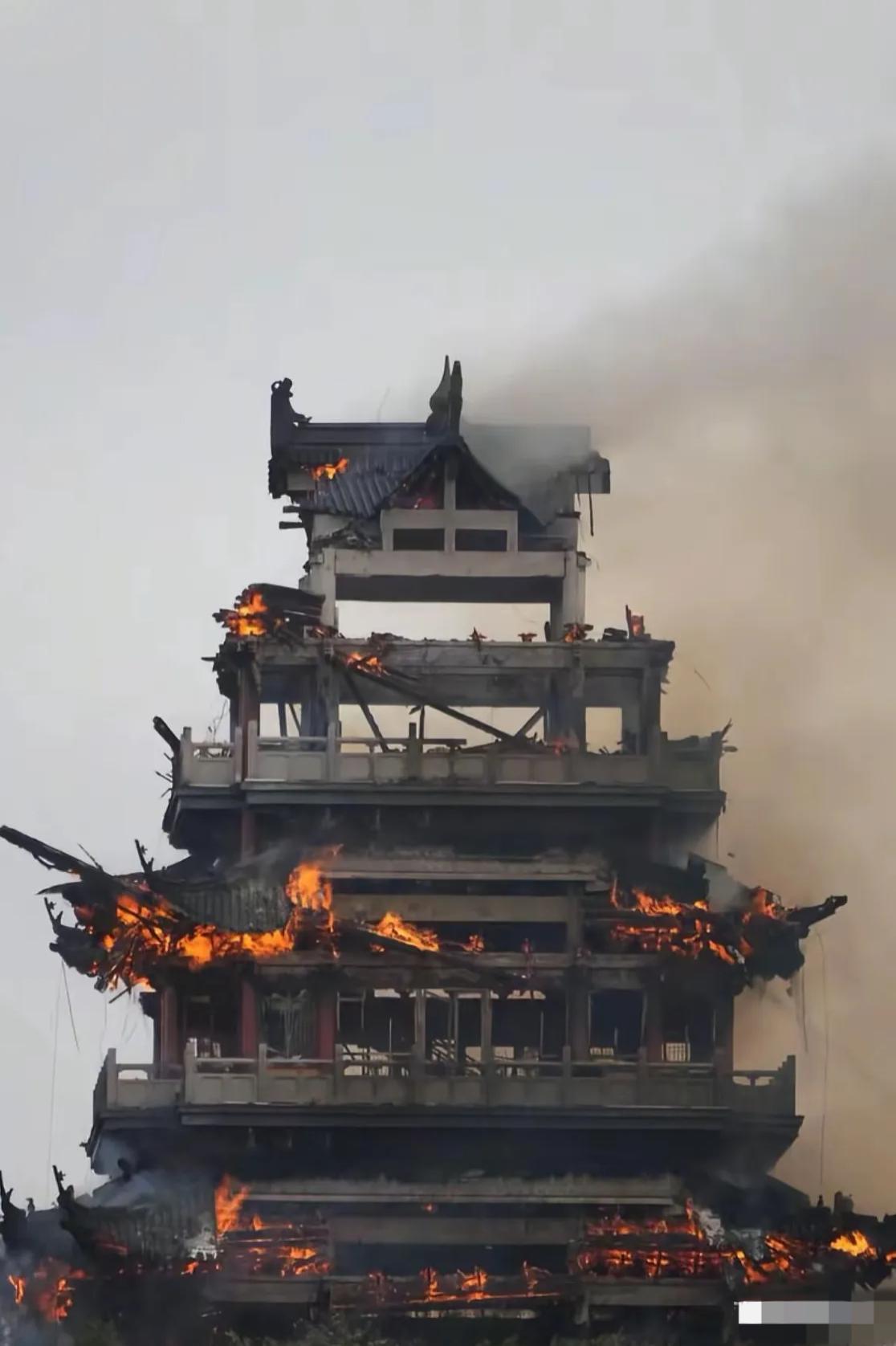 施耐庵在这里写过书，鉴真和尚来这里参拜过，诗人王维笔下的“红豆生南国，春来发几枝