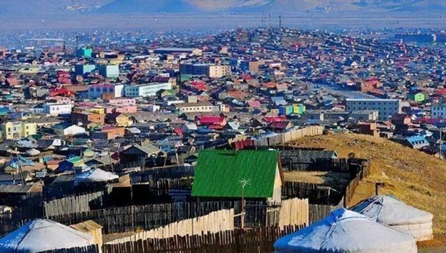 现在蒙古国人会不会后悔当年独立？实际上他们后悔了，后悔没把内蒙一块拿走。外蒙古与