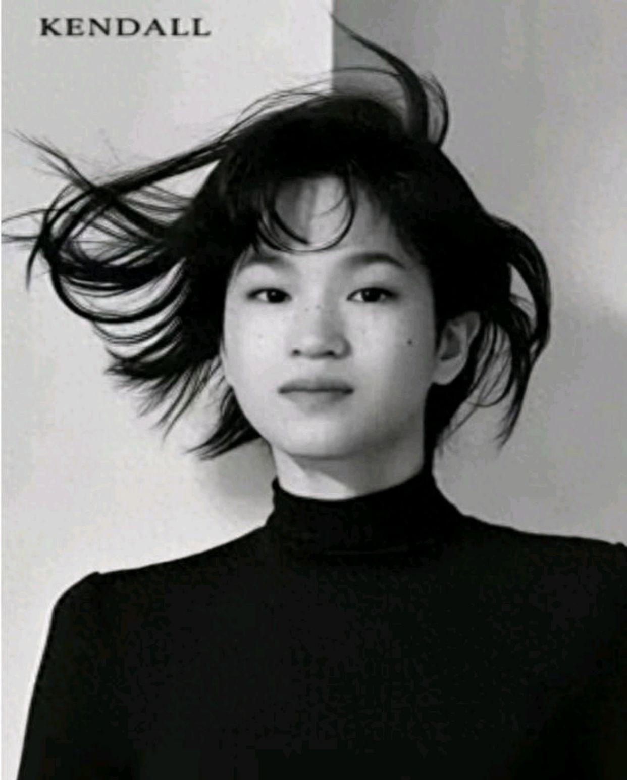 全红婵登上了泰国顶级时尚杂志《HOWE》2025年首期（开年刊），这也是该杂志自