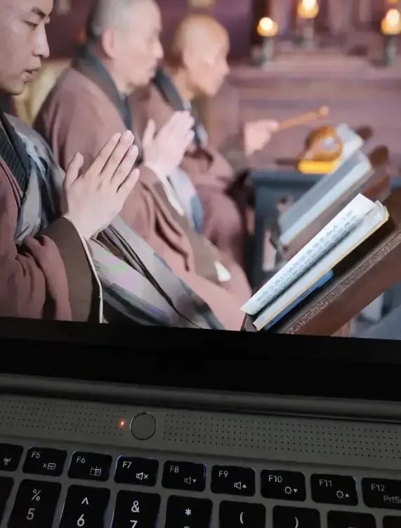 看古装剧时发现一个穿帮镜头！你们看出来了吗？