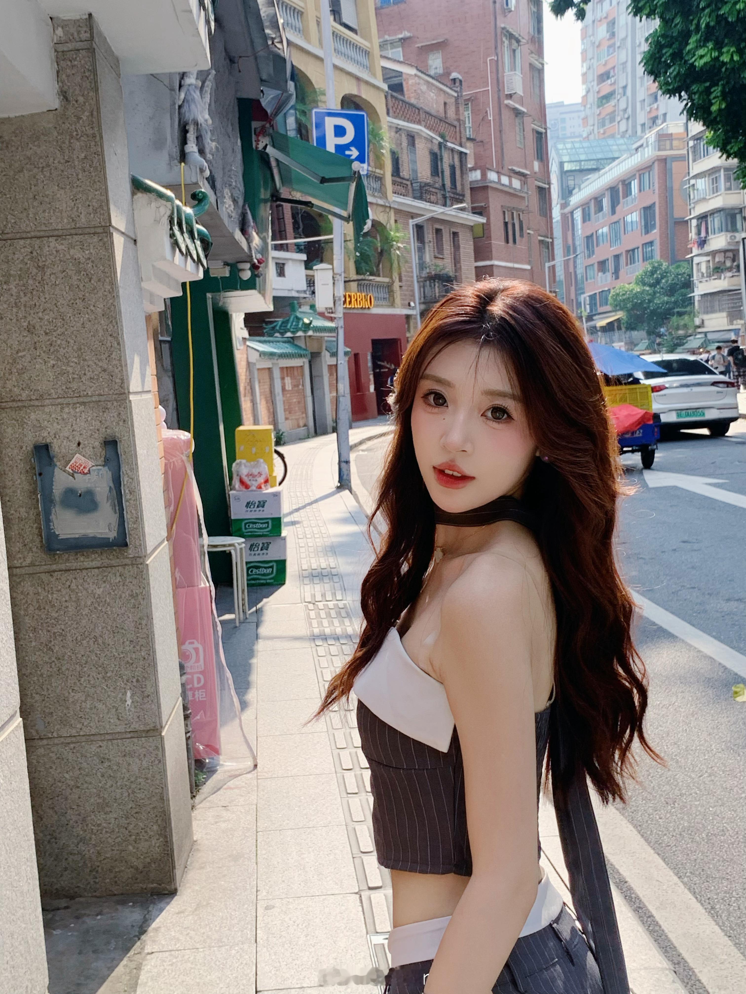 🖤​​​