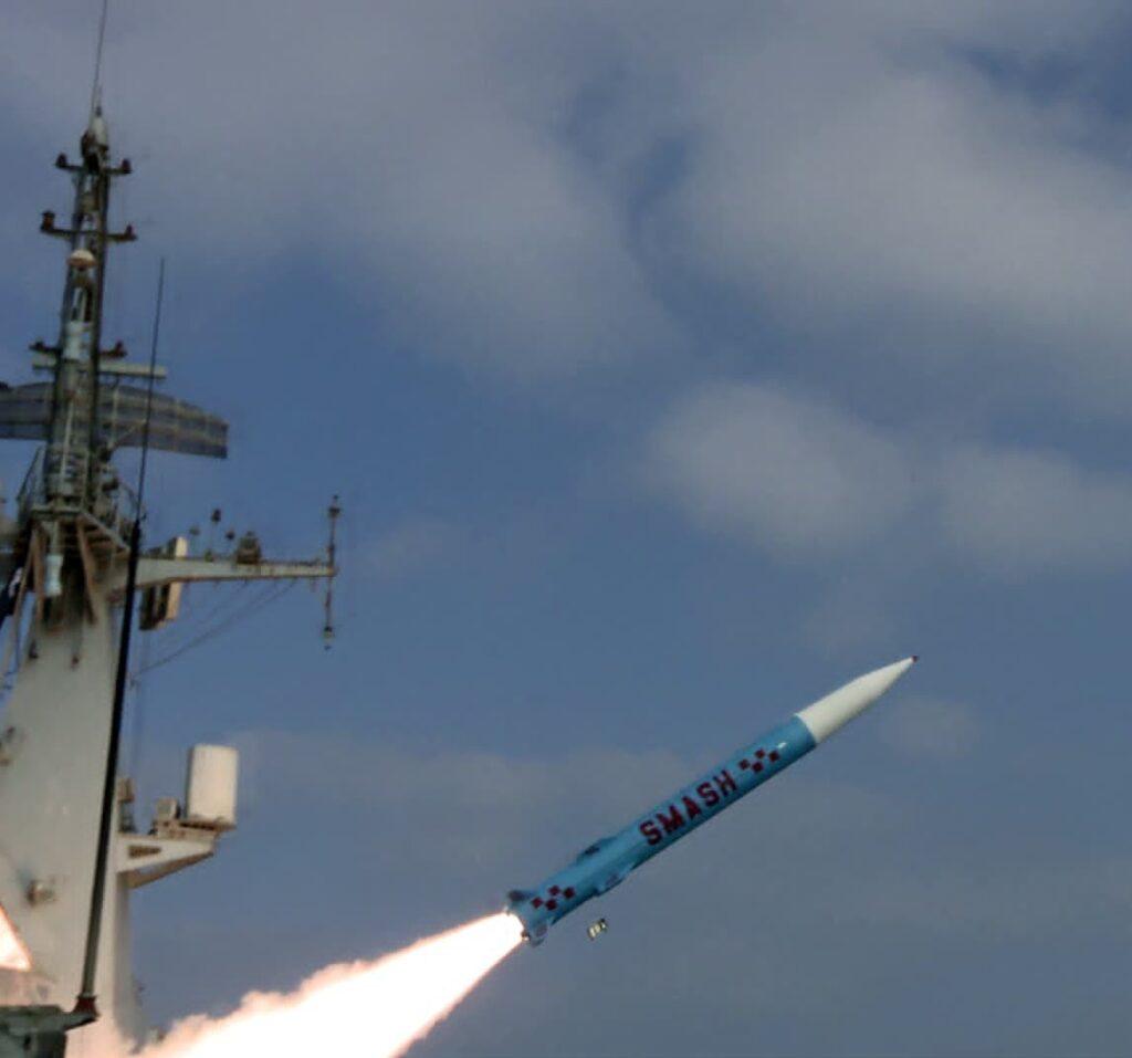 [呲牙笑]反舰弹道导弹的技术也扩散了啊——最近，巴基斯坦成功进行了该国“SMAS