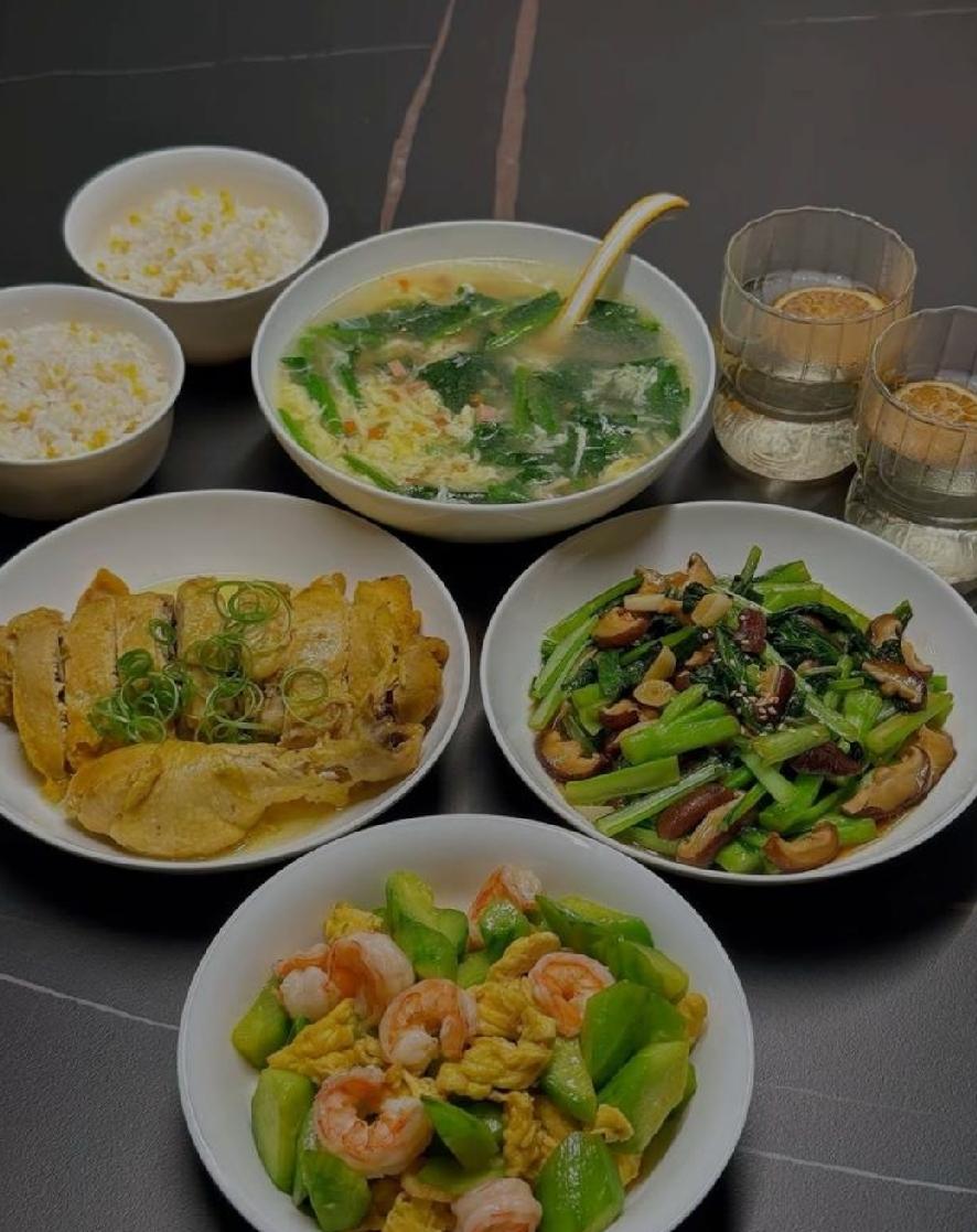 老公今天下了一个决定，他说你在家待了这么多年了，孩子也慢慢大了，你抽空出去找个班