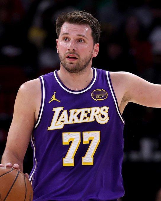 令人惊讶的是，东契奇的康复速度如此之快。据名记buha报道，东契奇有可能在湖人和