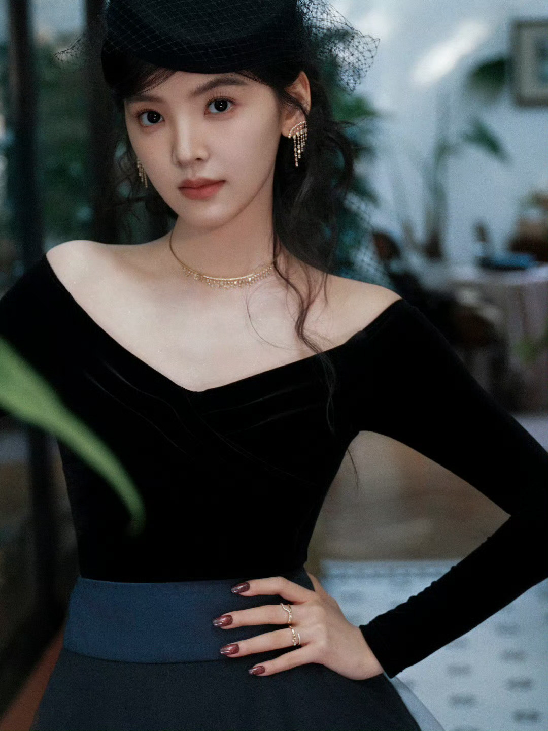 章若楠黑色网纱帽造型章若楠黑色网纱帽造型，好美好漂亮🤩​​​