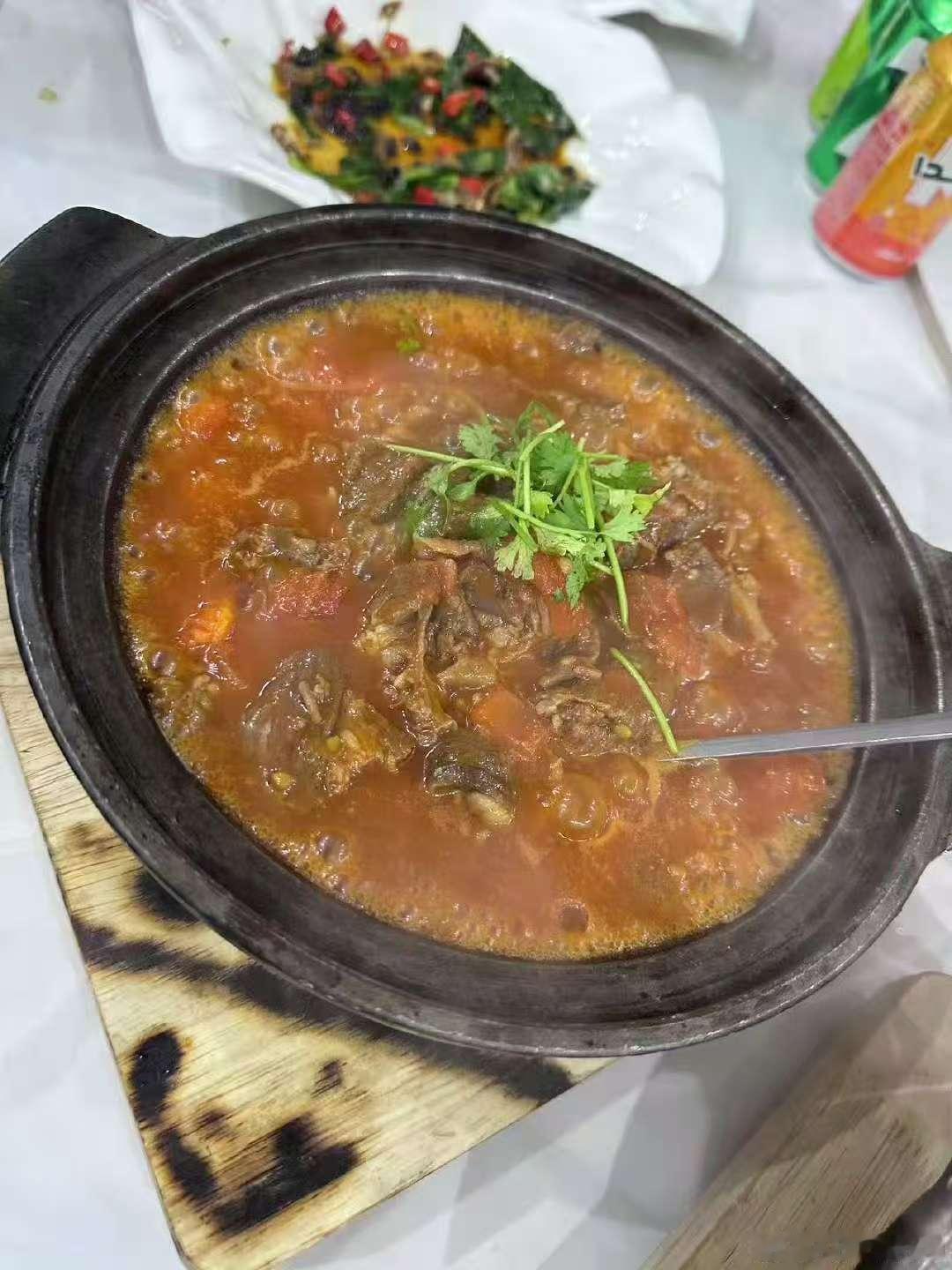 一诺又来吃中餐了一诺在沙特吃中餐一诺在沙特吃中餐又吃上了哥​​​