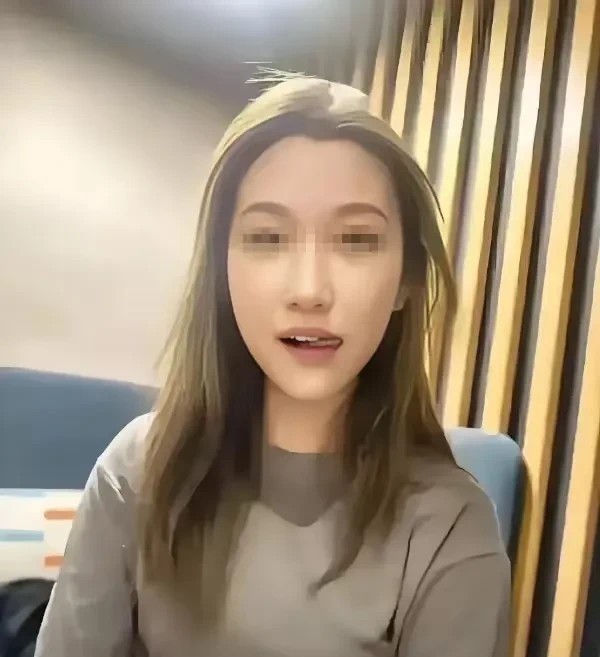 特意去查了一下，崇拜乌克兰电竞选手Zeus的女人，李欣莳21岁，有支持她的父