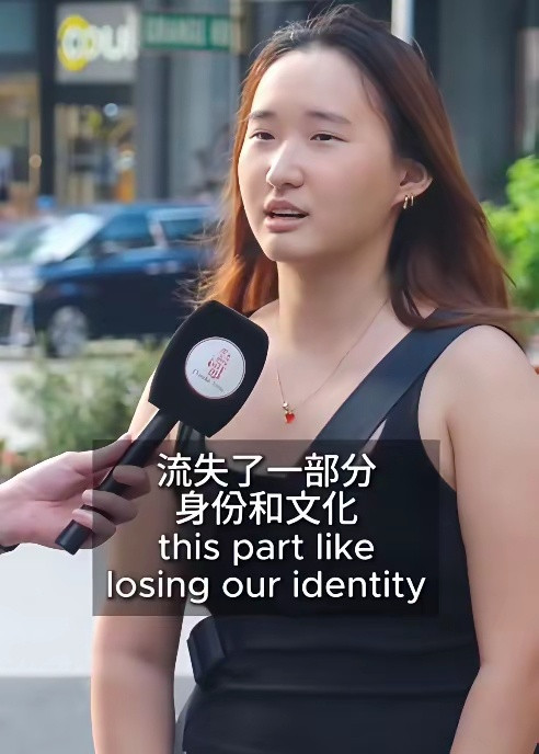 新加坡女孩：中华文化在新加坡落寞是被迫的