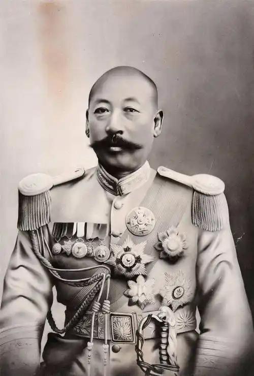 为什么军阀遍地的民国不实行联邦制？ 他们不是都自治了吗？ 已经具备雏形，