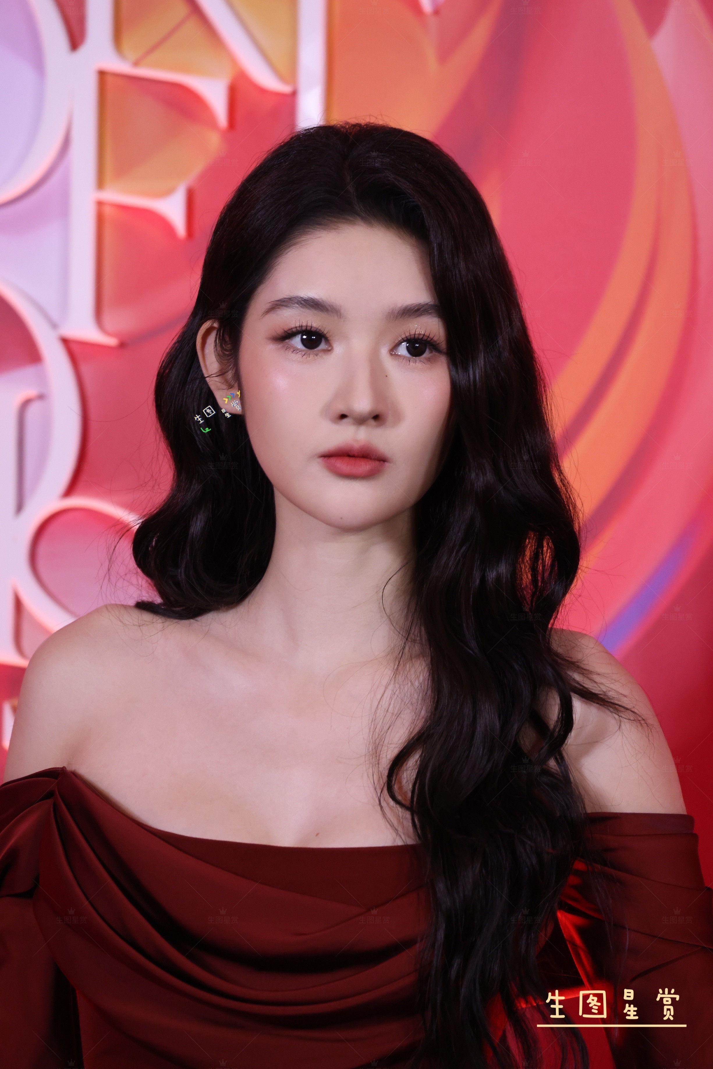 王玉雯芭莎艺术红毯生图红气王姐，美的娇艳❤️🌹时尚芭莎艺术大赏王玉雯