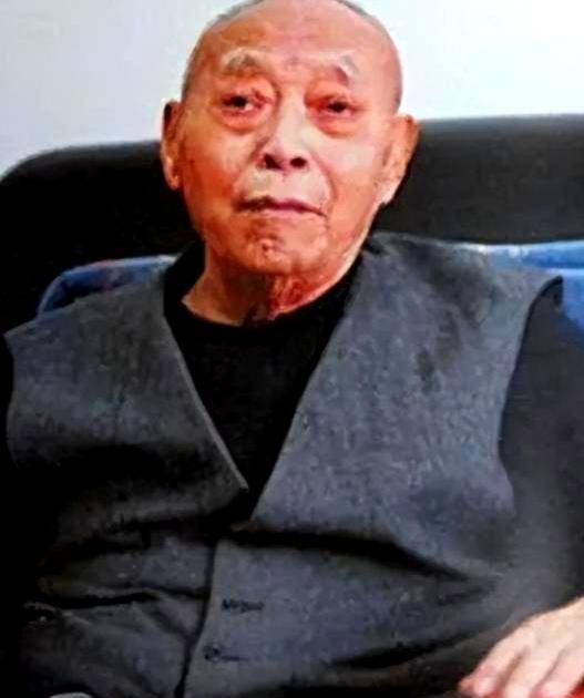 1996年，81岁的开国少将颜文斌应邀参加女儿家的乔迁喜宴，当他兴致勃勃地踏入新