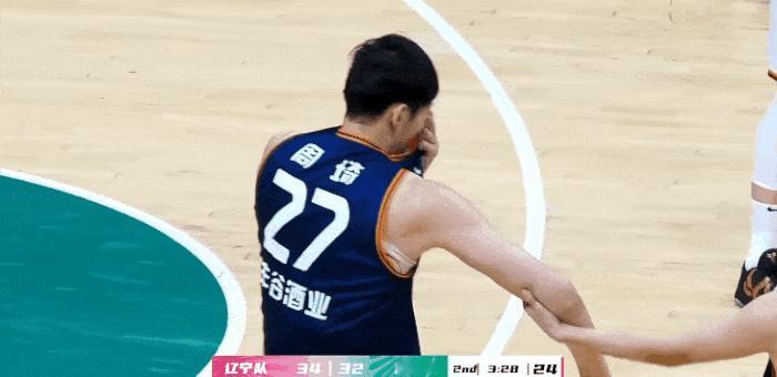 全运会四川男篮和辽宁男篮的比赛刚开始就发生突发状况！周琦竟然只打了一节就下班休息