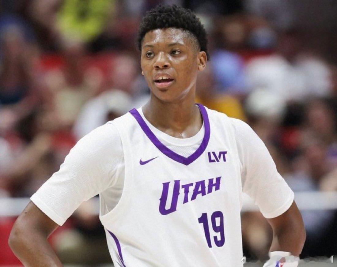 NBA联盟消息：奇才向爵士开出状元签交易筹码清单据NBA记者布雷特·西格尔（