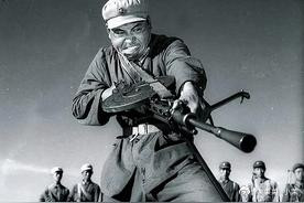 1942年春，冀东甲山爆发惨烈突围战，五十多名中共高级干部，在三千日伪军围攻下陷