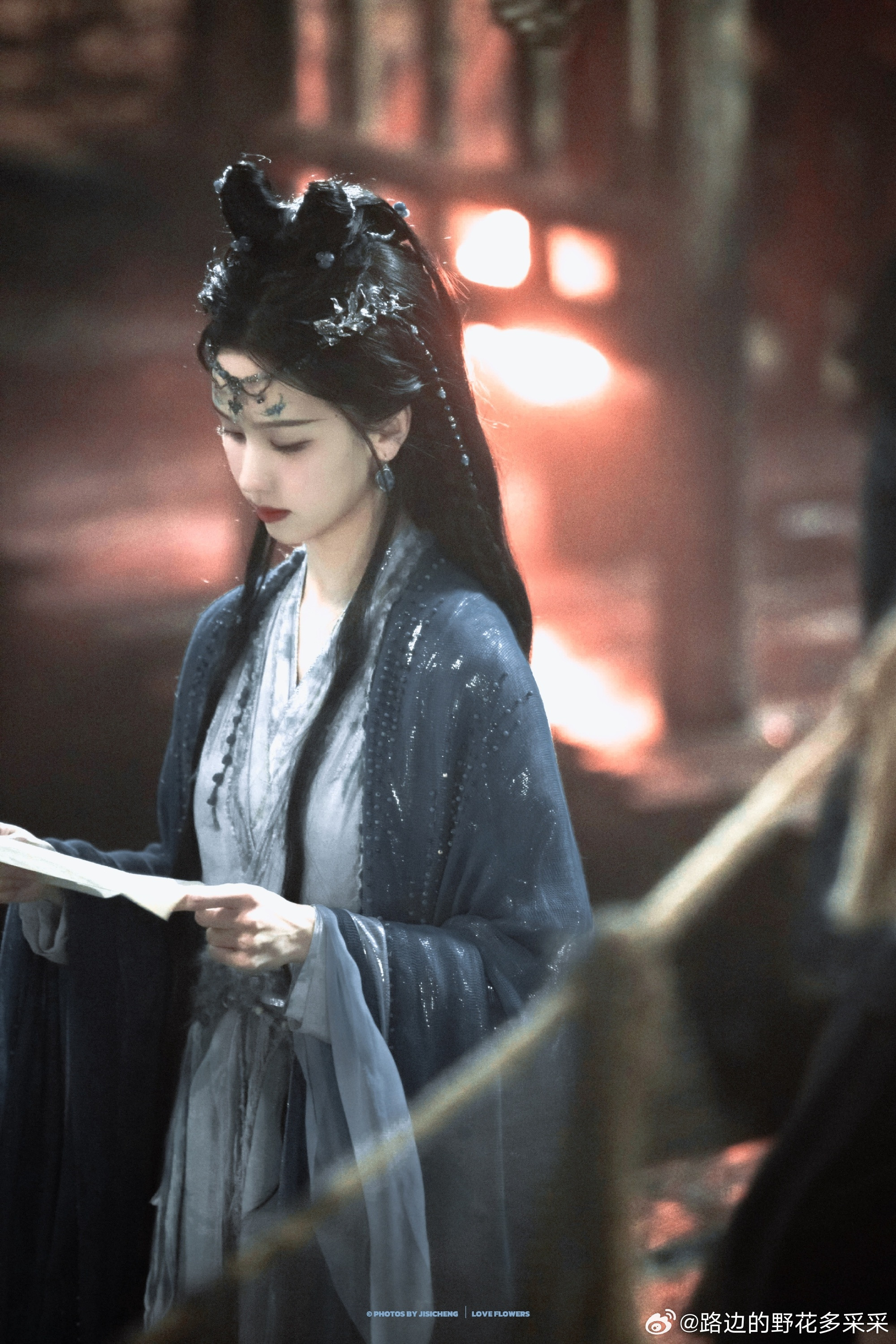 陈都灵按集换脸陈都灵两集演了三个年龄段这个tag简直是为陈都灵量身定做！两集之内