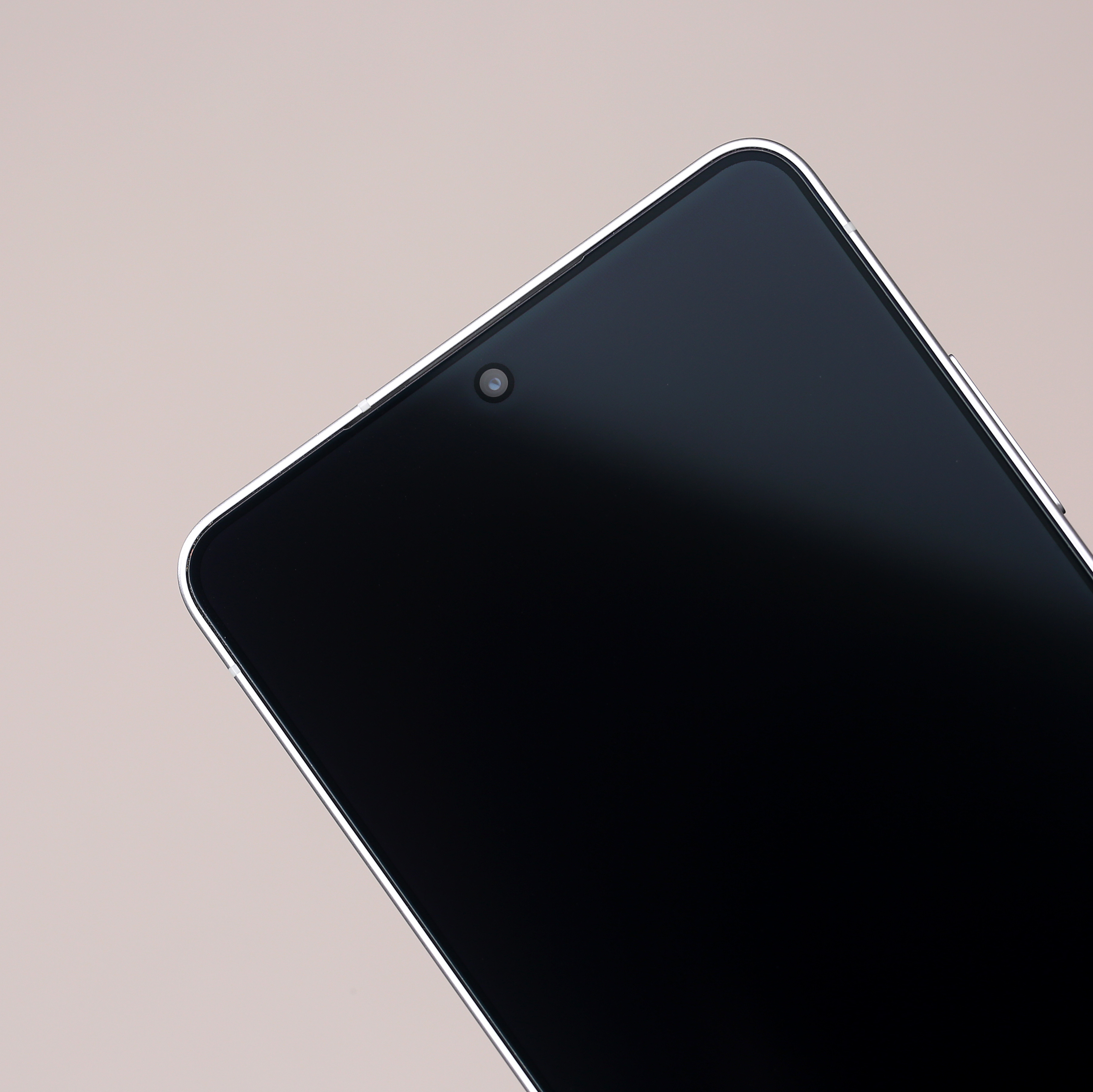 感受一下三星S26Ultra见峰0.31样品效果。总厚度0.31mm，玻璃0.