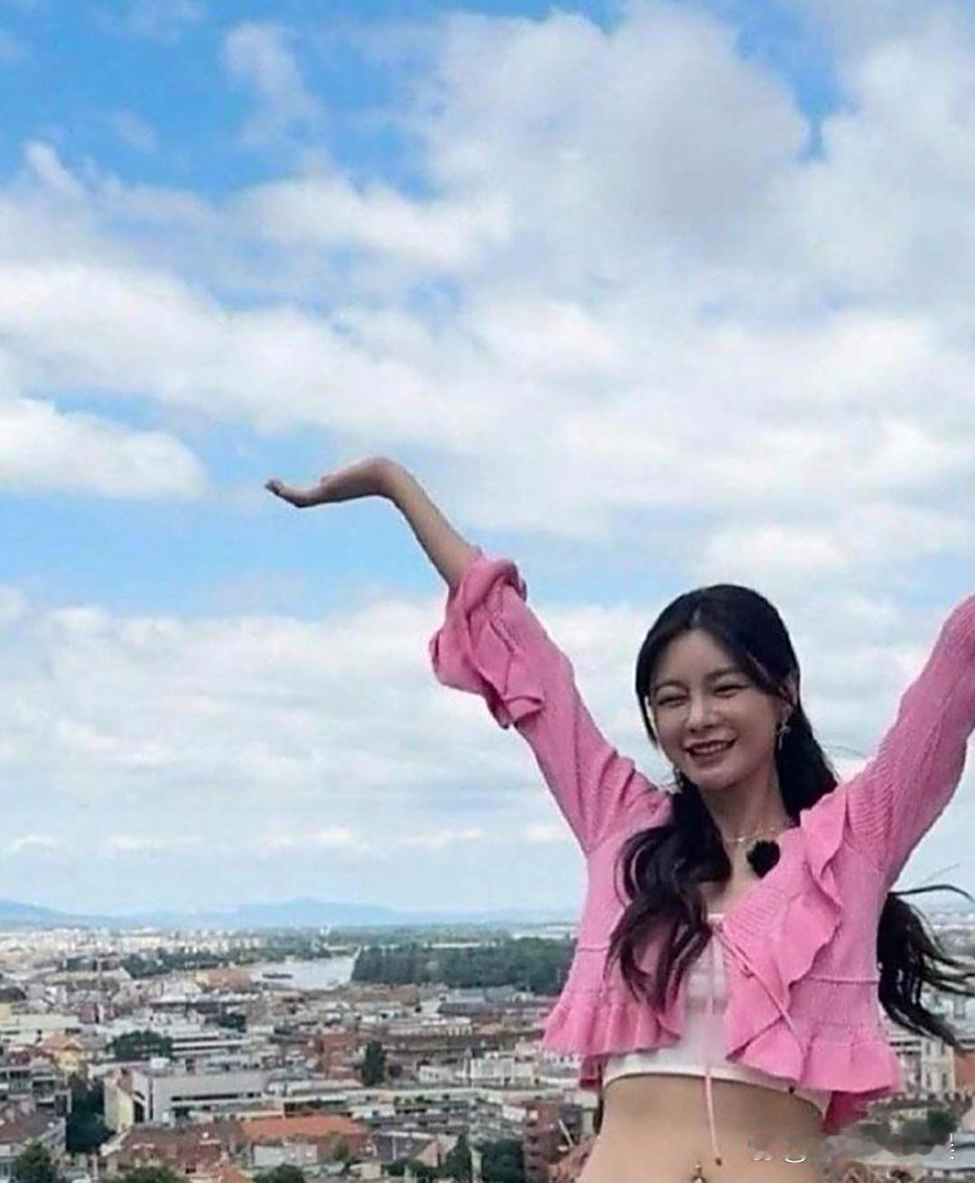 沈梦辰肚脐那儿啥情况呀，头回见明星有这玩意儿