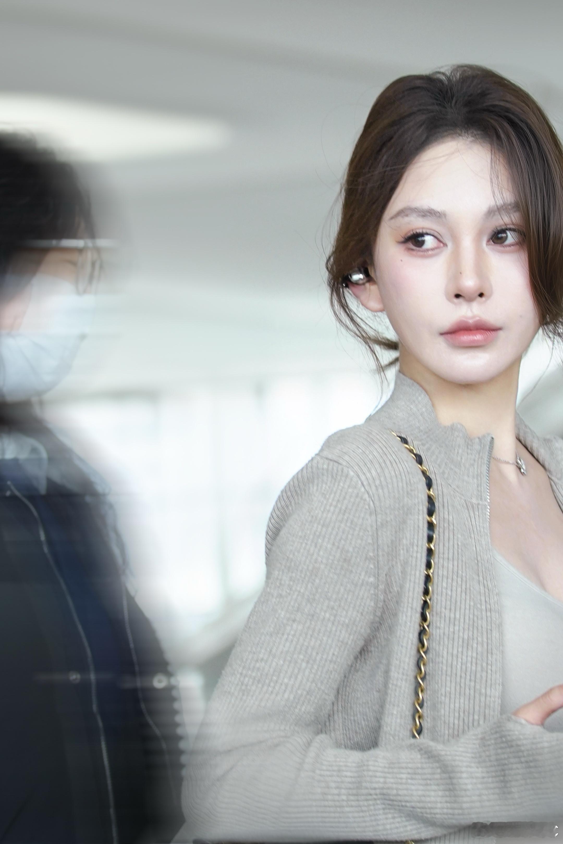 当我约了现役站姐拍照🕶️