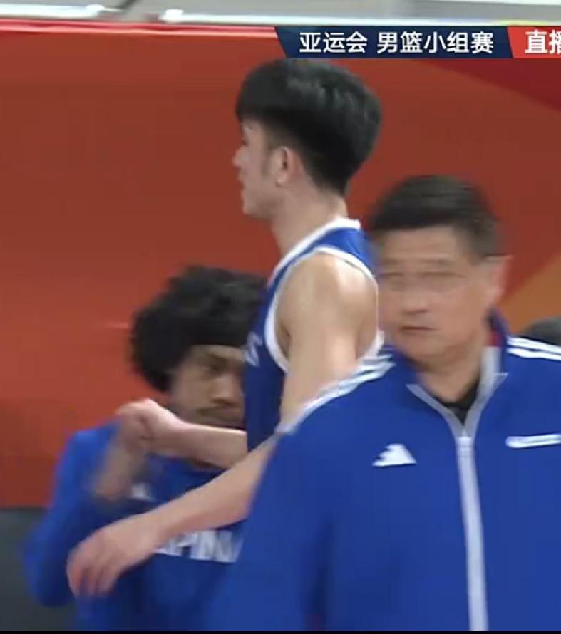 菲律宾这个1号就是上场来搞事情的，结果没搞成，只能灰头土脸下场。菲律宾1号上来