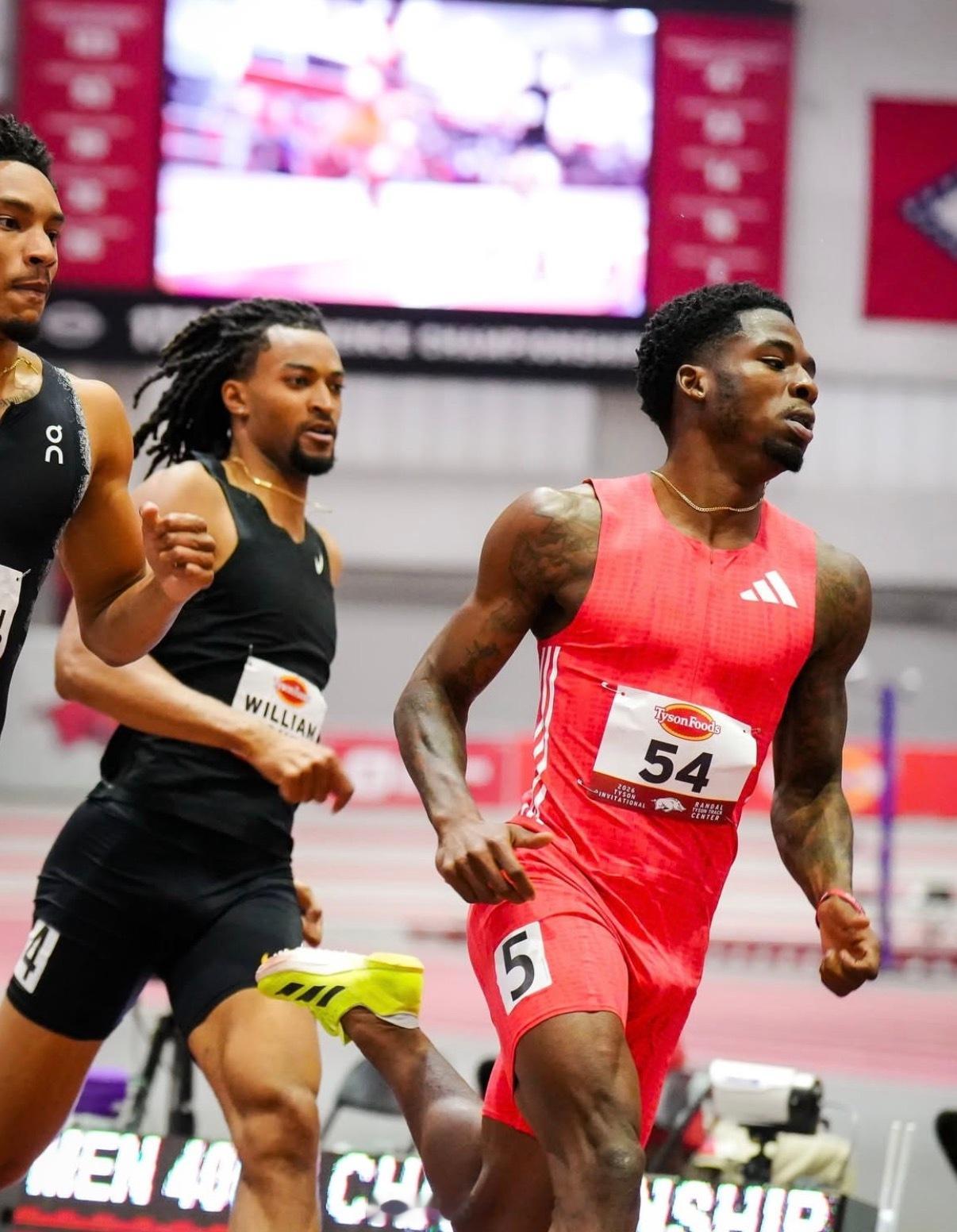 Tysoninvitation🇺🇸麦克雷室内400米44秒52，平了诺曼的