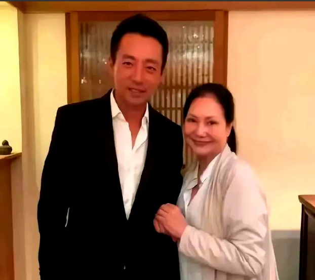 S妈找汪小菲讨要钱750万被驳回了！不得不佩服黄春梅，她开口就是750万。