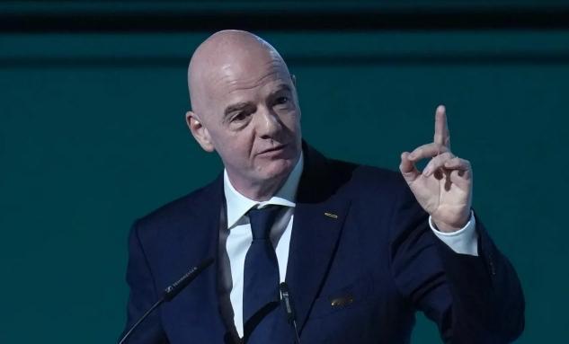 国际足联终于“认怂”了，FIFA高管计划访华，世界杯版权谈判迎来转机。国际足联