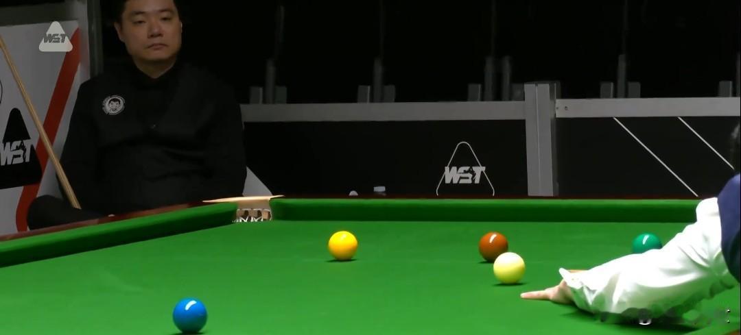 兵败如山倒！丁俊晖即将面临尴尬的歇赛期。2：5！无论进攻还是防守，母球的走位控