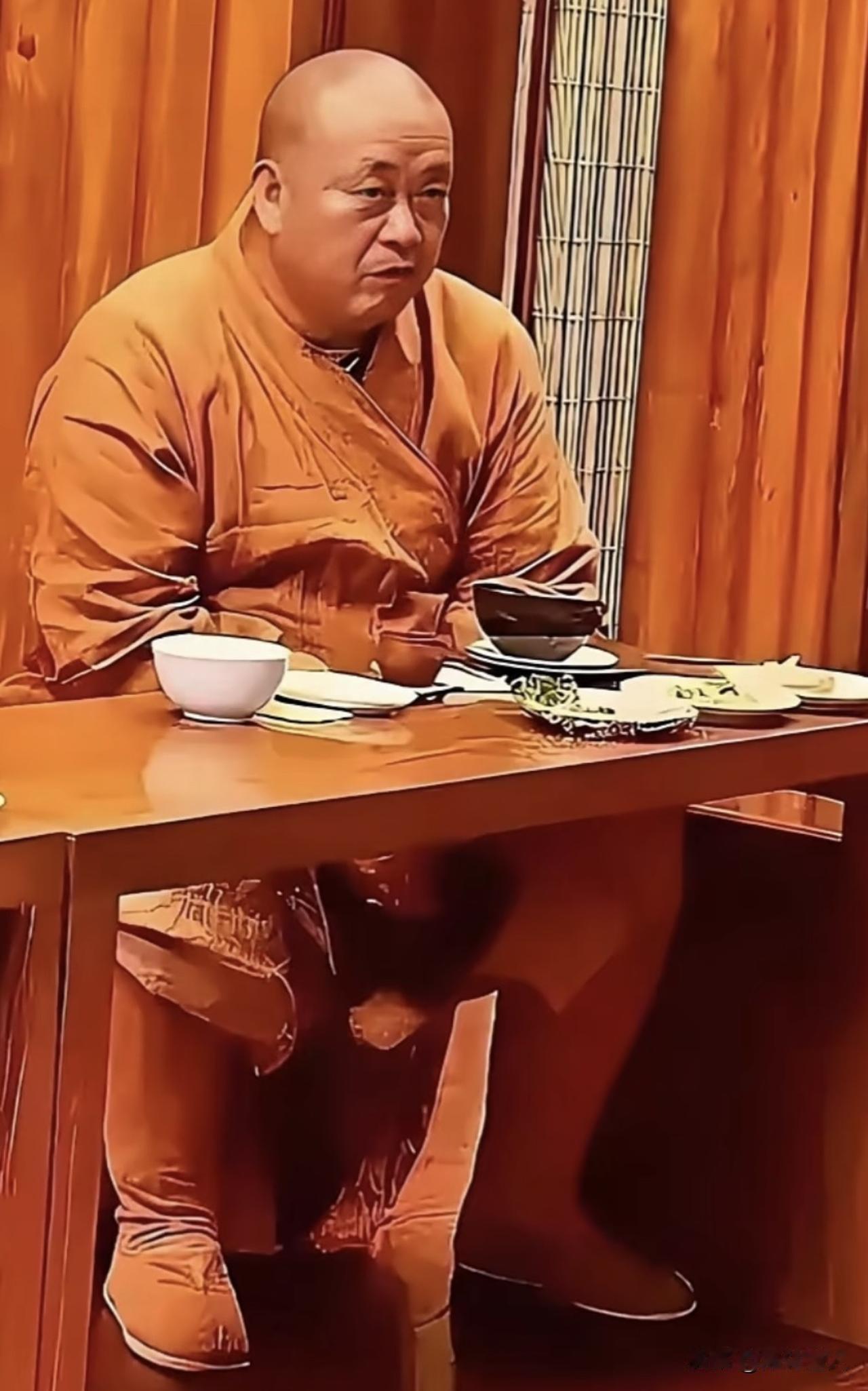 怎么回事？释永信也有茶饭不思的时候。这是释永信预感自己要“出事”，茶饭不思的