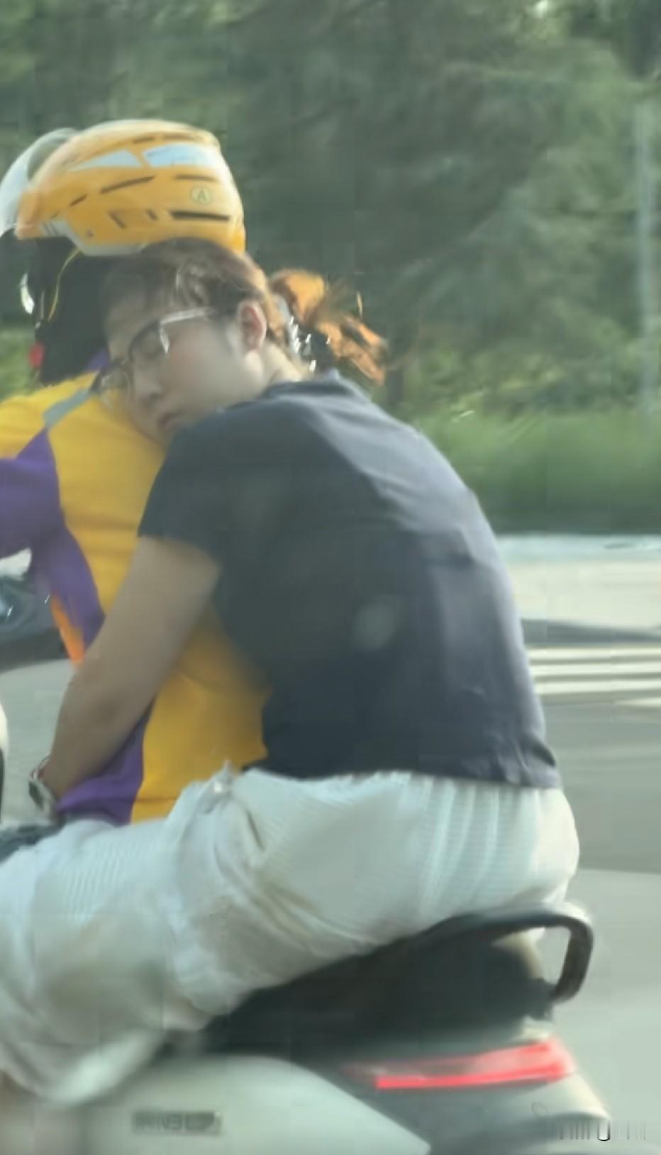 看看咱们这些可笑的爱情吧