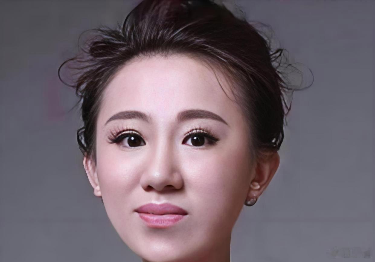 丫蛋，原名吕品，36岁，已婚育三孩，具体如下：第一任丈夫王金龙，2009年结婚，