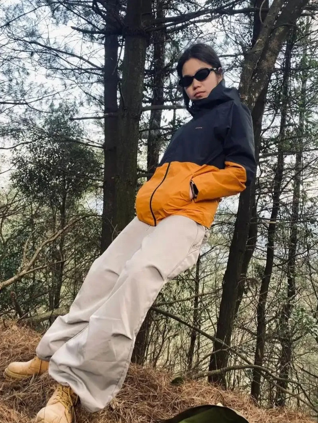 20岁女生独闯玉龙雪山失联，救援队已搜寻4天