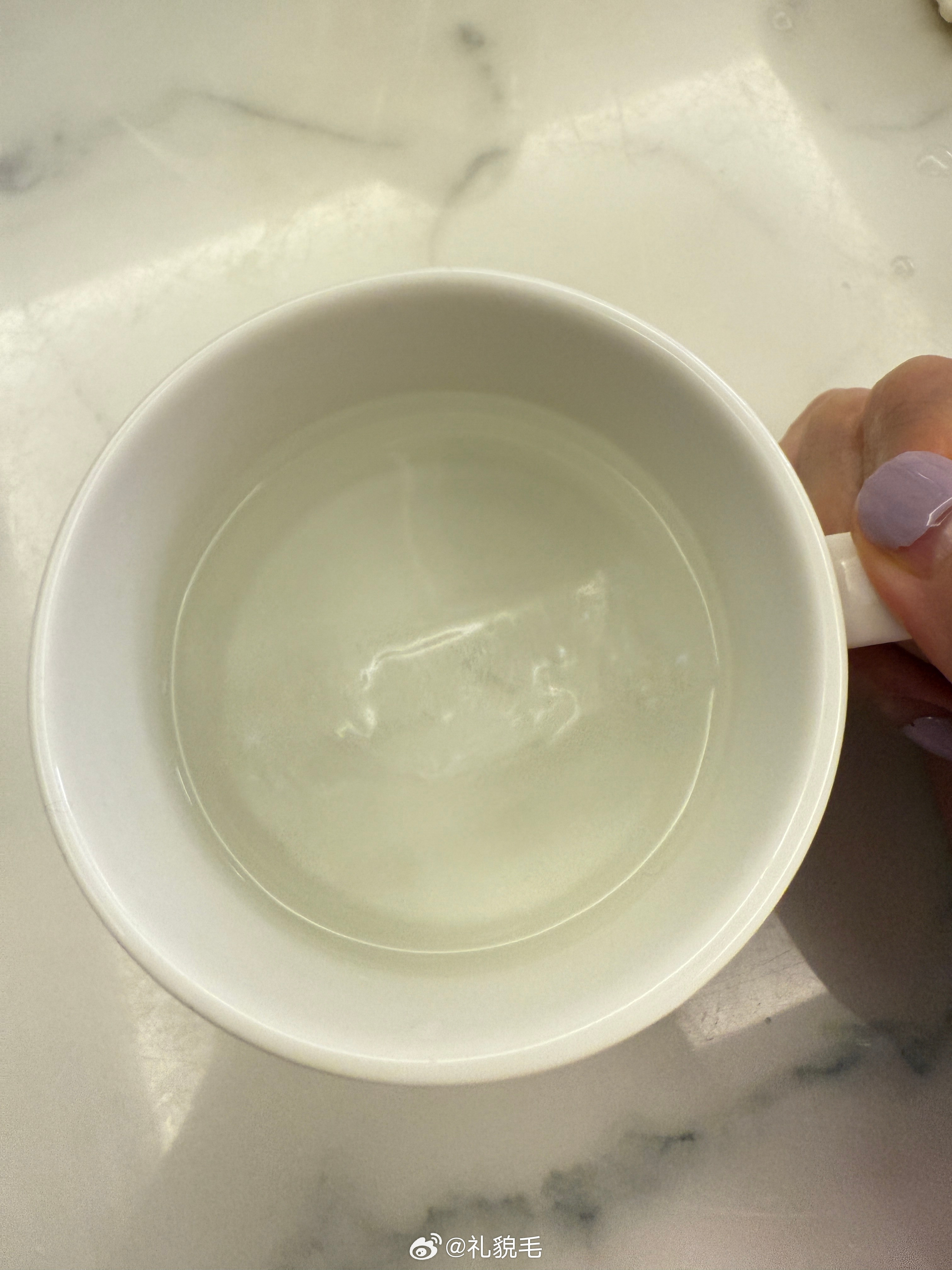 推荐一款饮料：冰水0糖0卡0热量，口渴的时候来上一杯，不仅解渴还饱腹。喝到的朋友