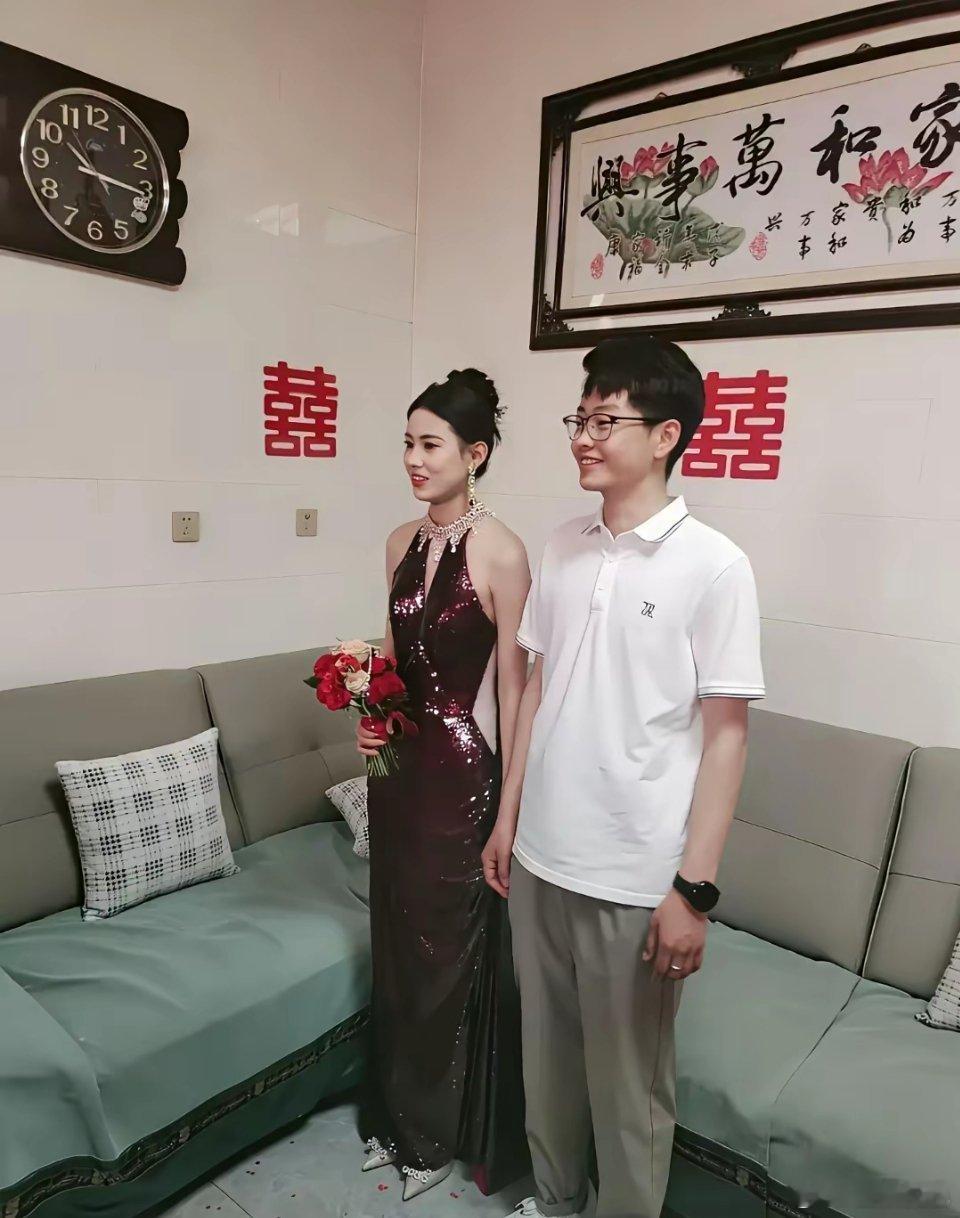 网友：不怪小伙子一脸幸福，换谁谁不是​​​