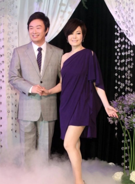 一次，费玉清在日本女友家留宿，女友贴心地为他放好洗澡水，结果他刚跨进浴缸，女友就