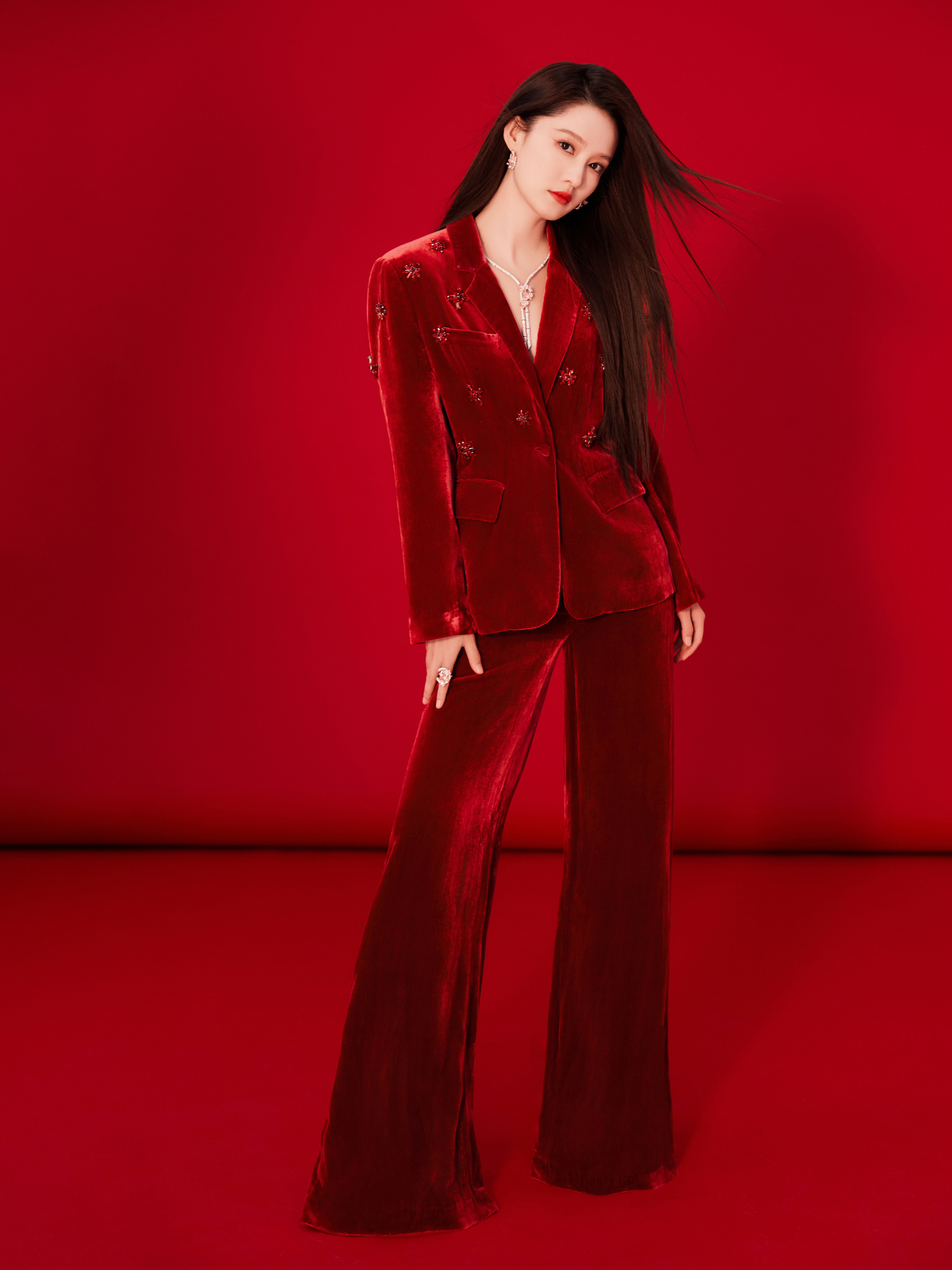 李沁穿宋锦演绎八月桂花神李沁在复制粘贴的时代，你是手写的诗