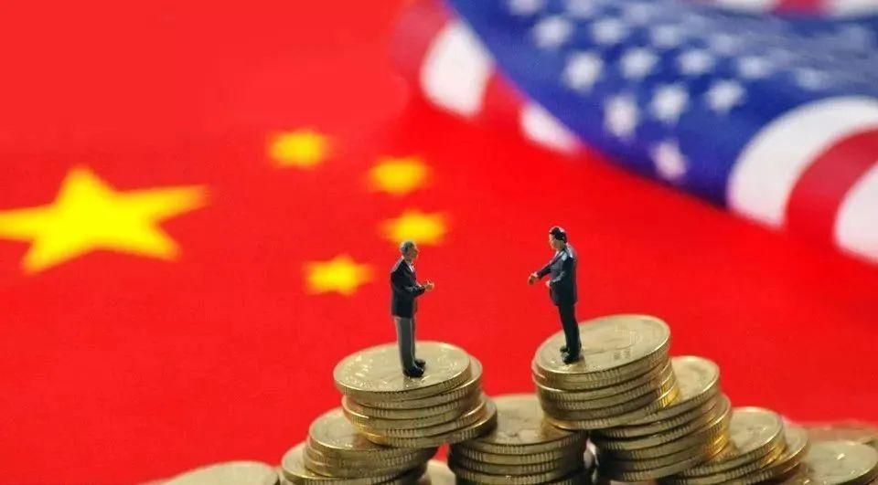 中美这场经济拉锯越来越有意思了：中国手里有货，拼命找更多买家；美国手里有钱，却发