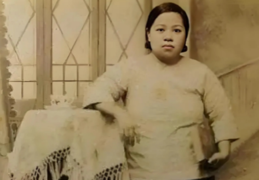 1913年，张恨水被迫结婚。他嫌弃妻子貌丑，却经常和妻子同房，不久后，妻子怀孕生