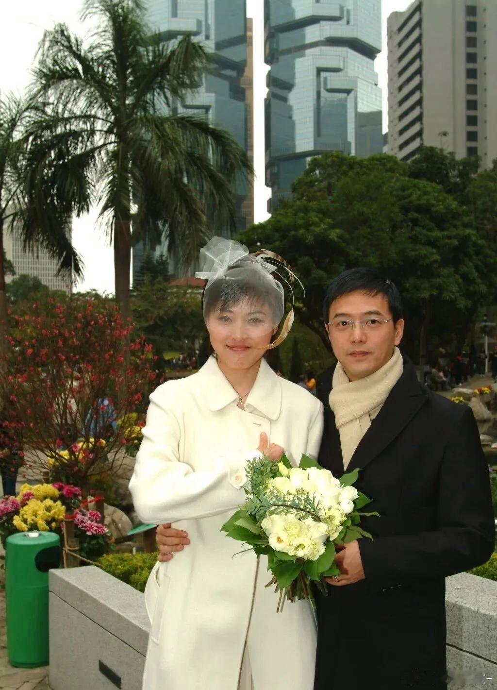 香港演员张锦程首度公开谈离婚，表示两人感情走到尽头，与第三者和财产无关​​​
